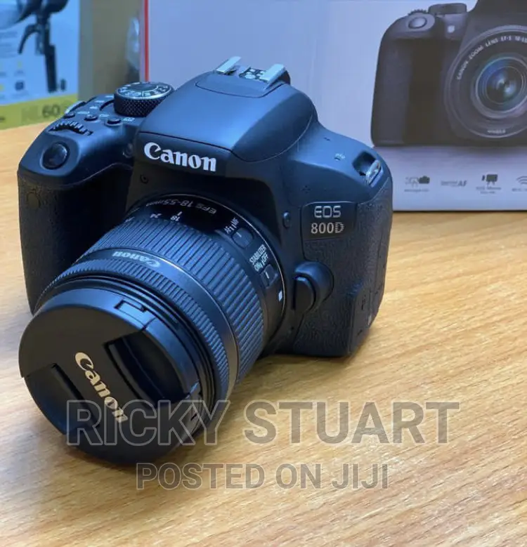 Canon 800D WTH 18-55mm Lens