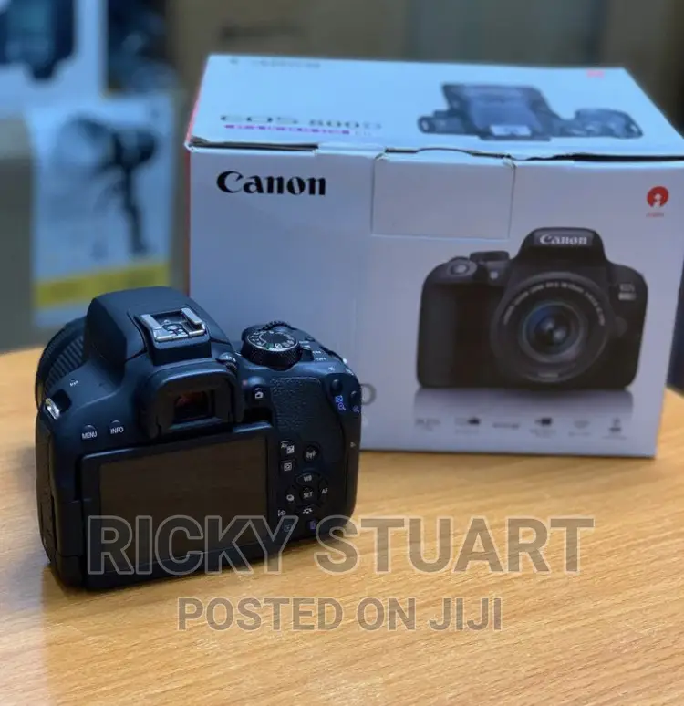 Canon 800D WTH 18-55mm Lens