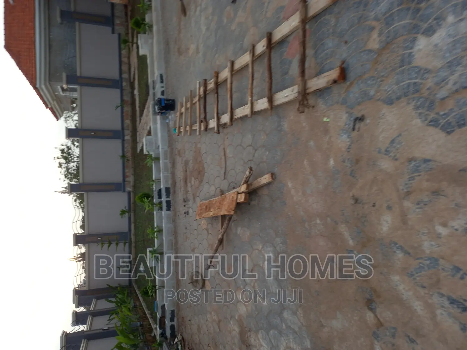 Furnished 4bdrm House in Kira Ministers for sale