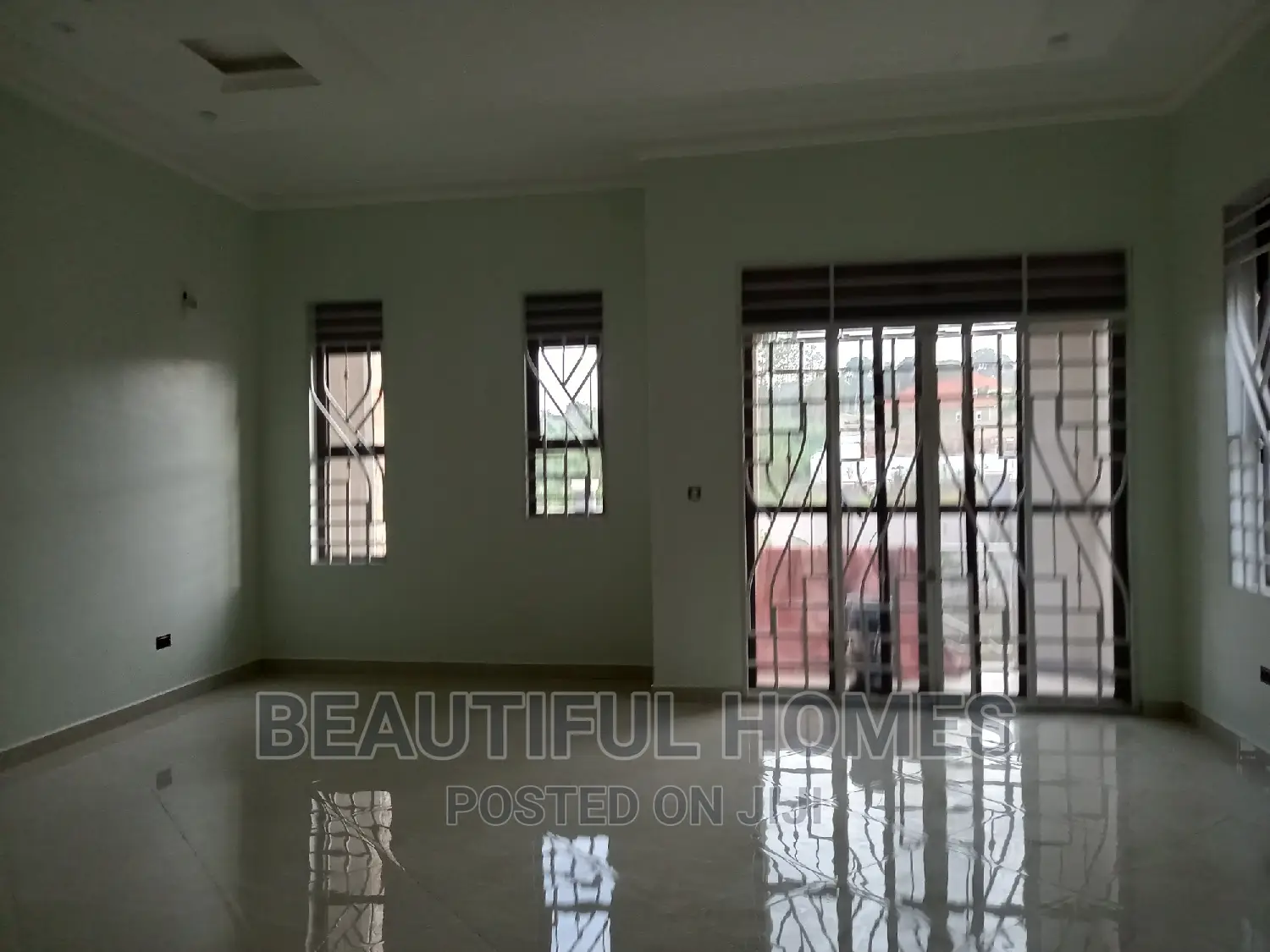 Furnished 4bdrm House in Kira Ministers for sale