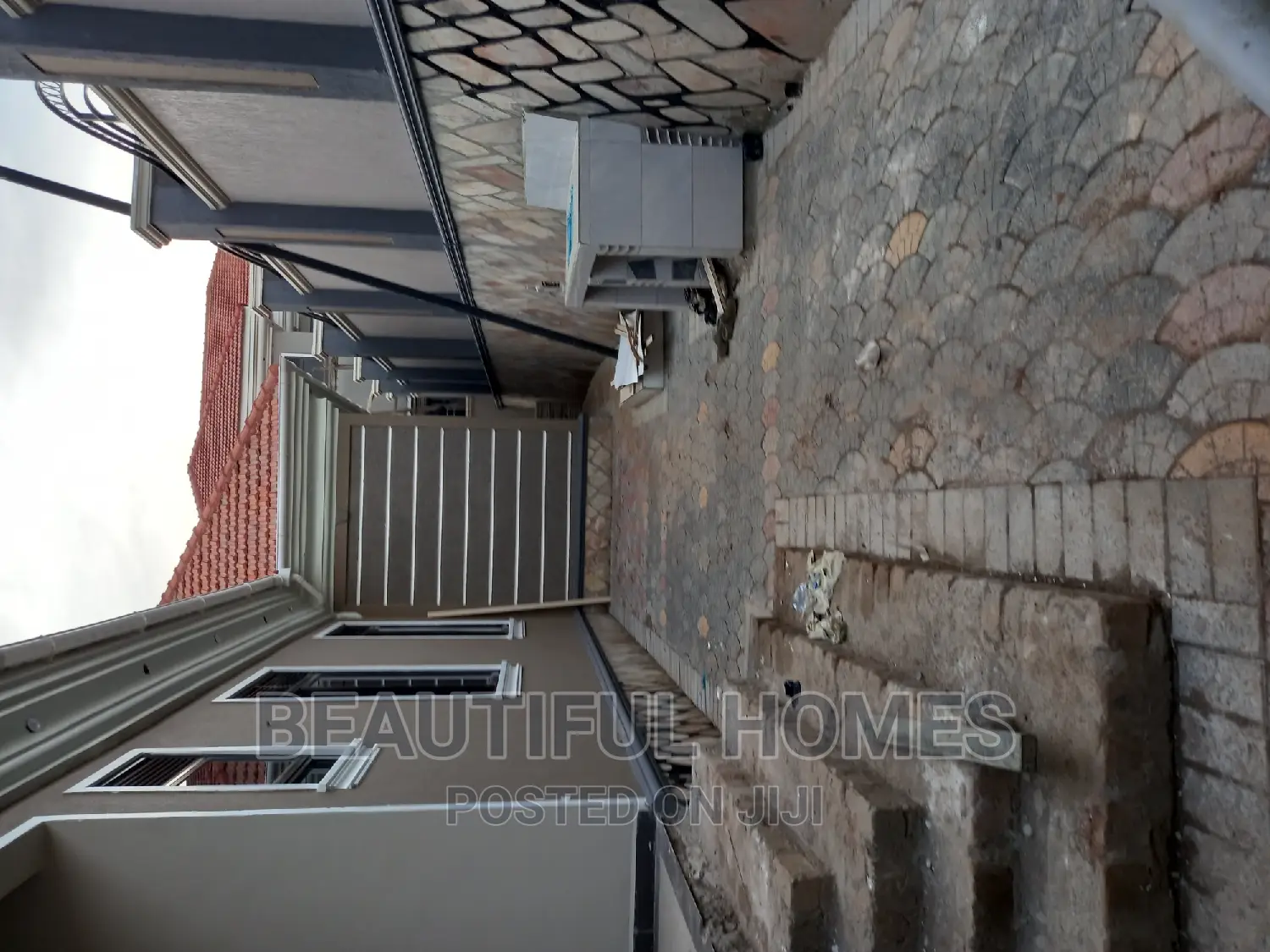 Furnished 4bdrm House in Kira Planned for sale