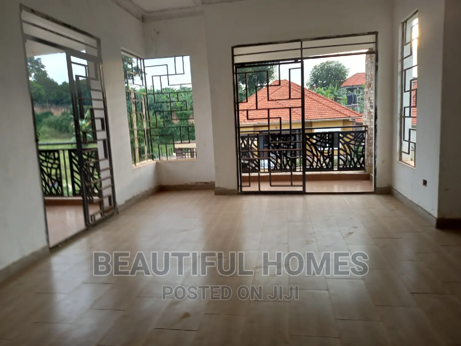 Furnished 5bdrm Duplex in Kira Tarmacked for sale