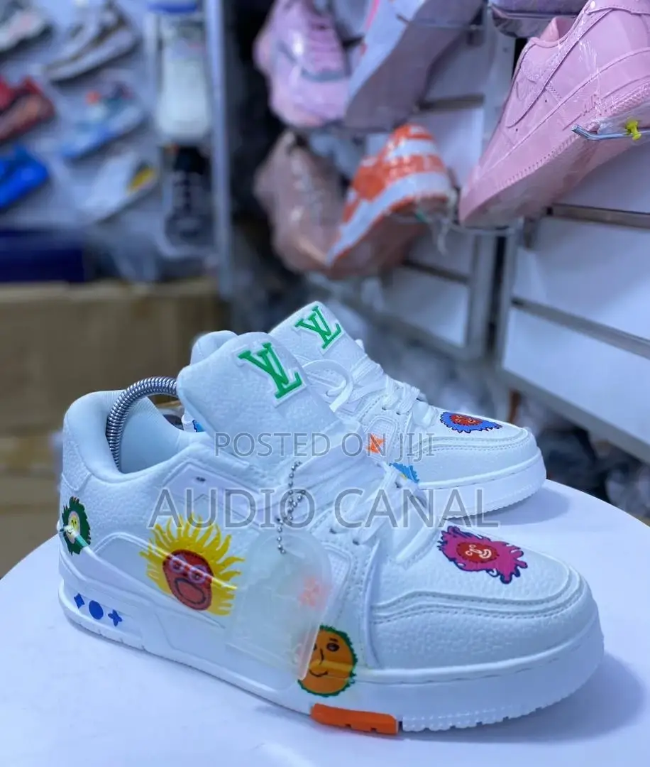 Luis Vuitton Closed Classic Sneakers