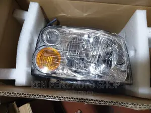 Headlamp Nissan Hardbody
