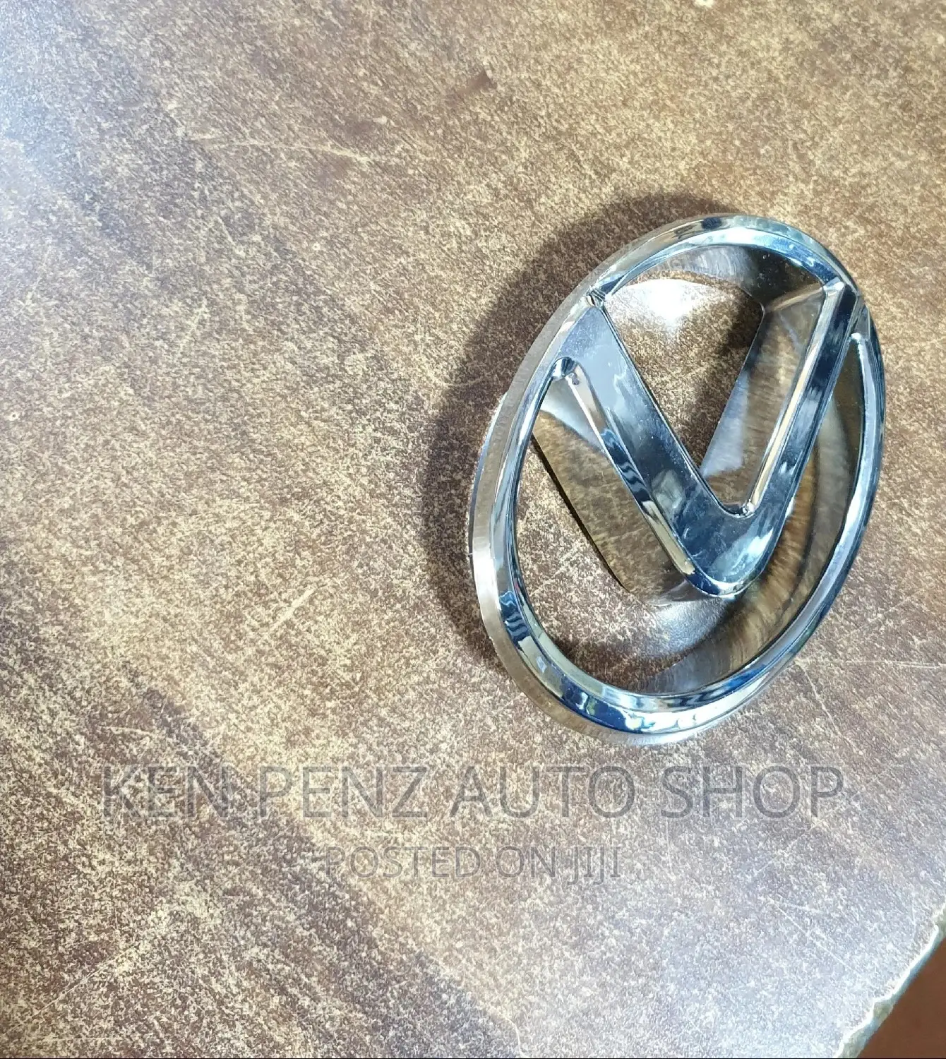 Harrier Kawundo and Ordinary Lexus Grill Logos