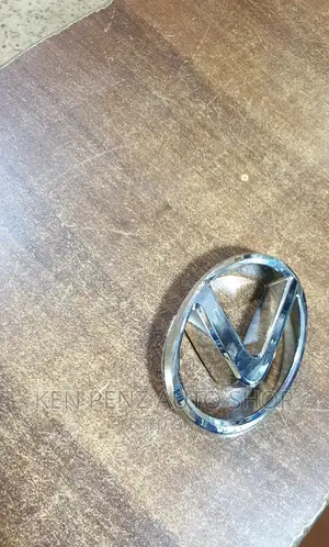 Harrier Kawundo and Ordinary Lexus Grill Logos