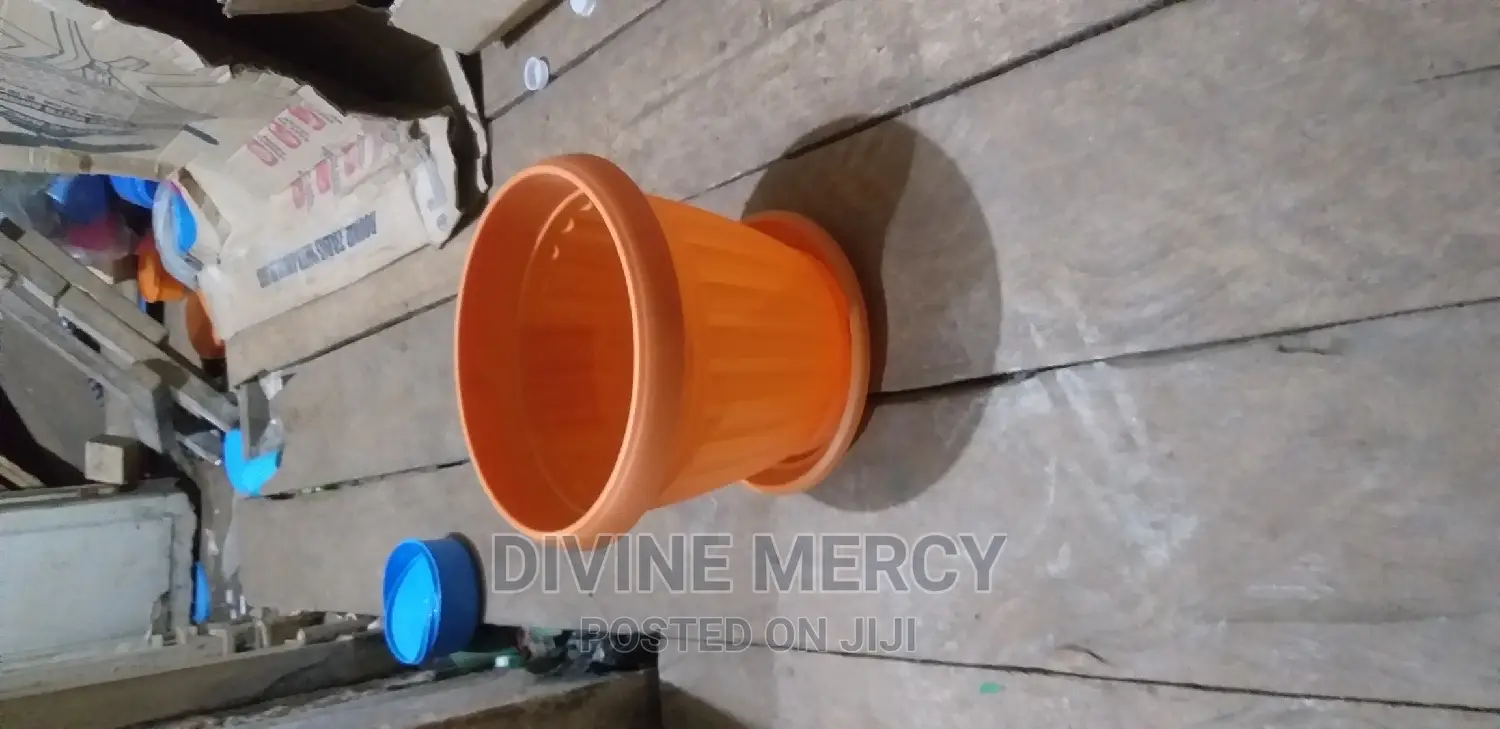 Round Flower Pot