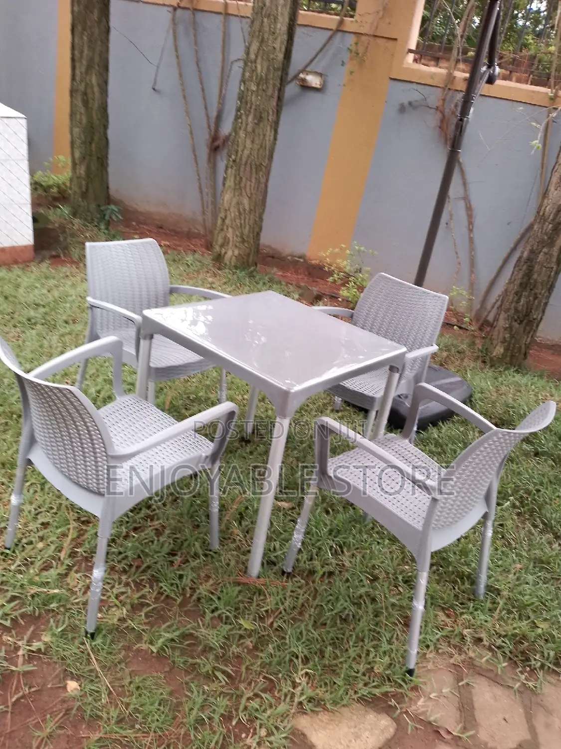 Bar and Restaurant Plastic Table and Chairs