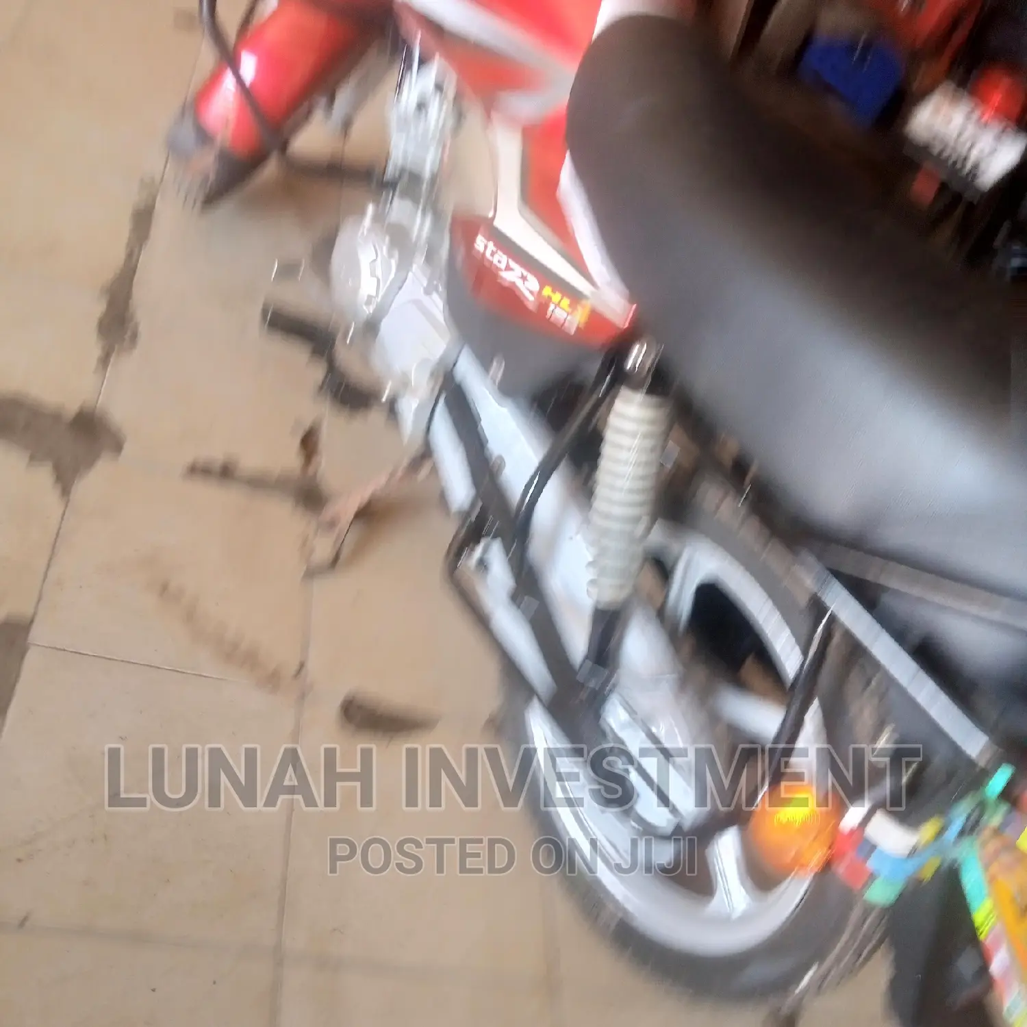 TVS HLX 125 2021 Red