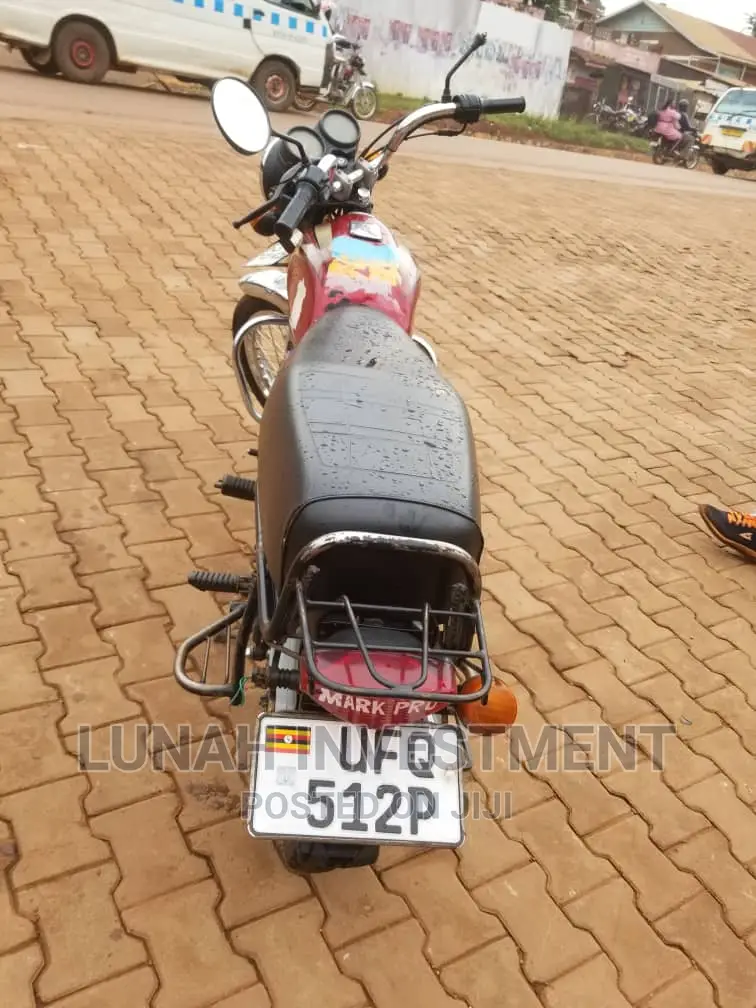 Bajaj Boxer 2021 Red
