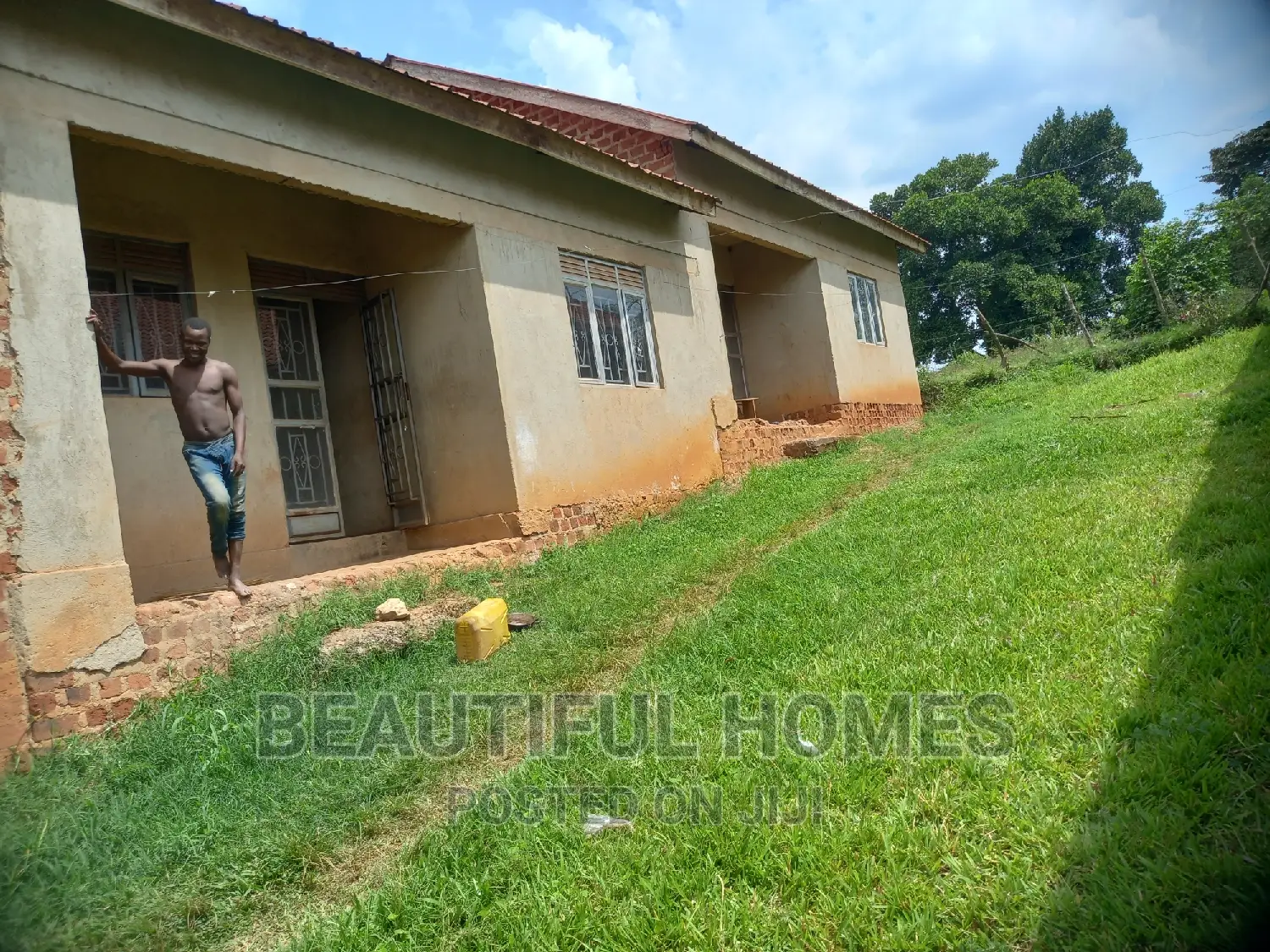 Furnished 2bdrm Apartment in Kira All Tarmack for sale