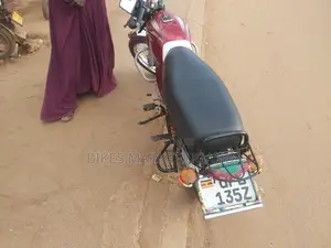 Bajaj Boxer 2022 Red