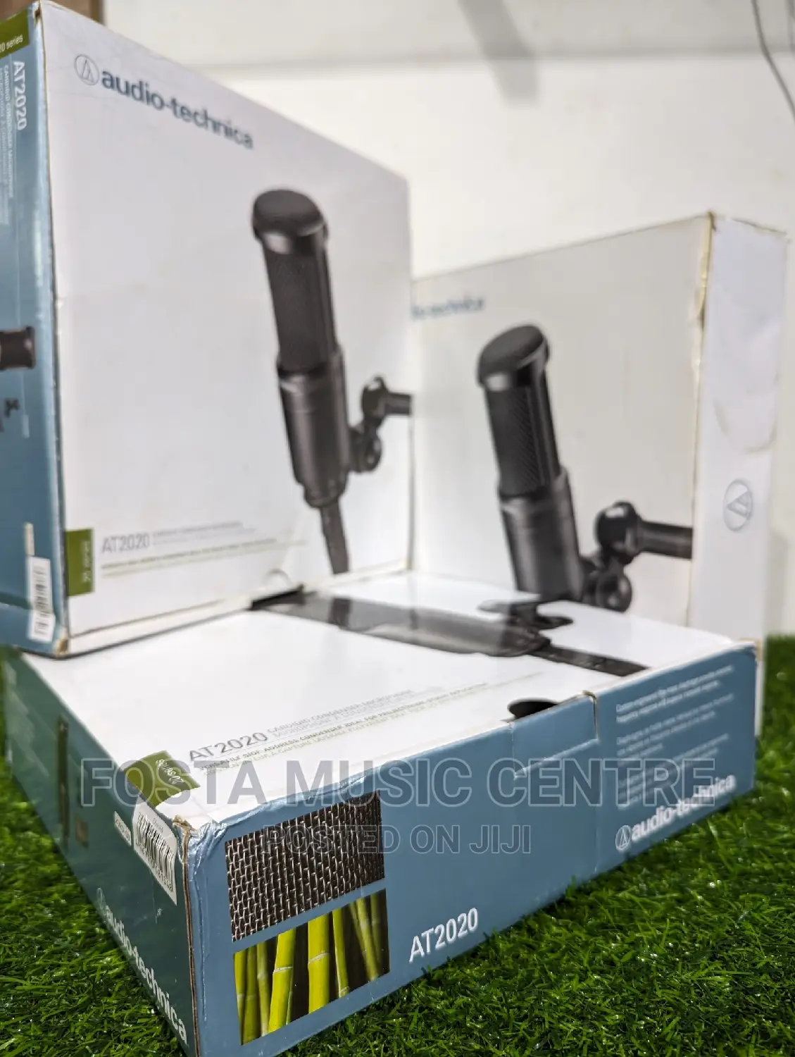Studio Microphone Audio Technica Ath 2020 .