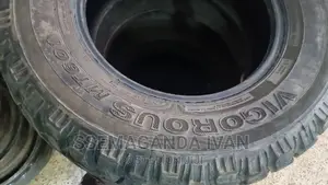 265/70r17 M/T Mudterrain Tires Foreign Used