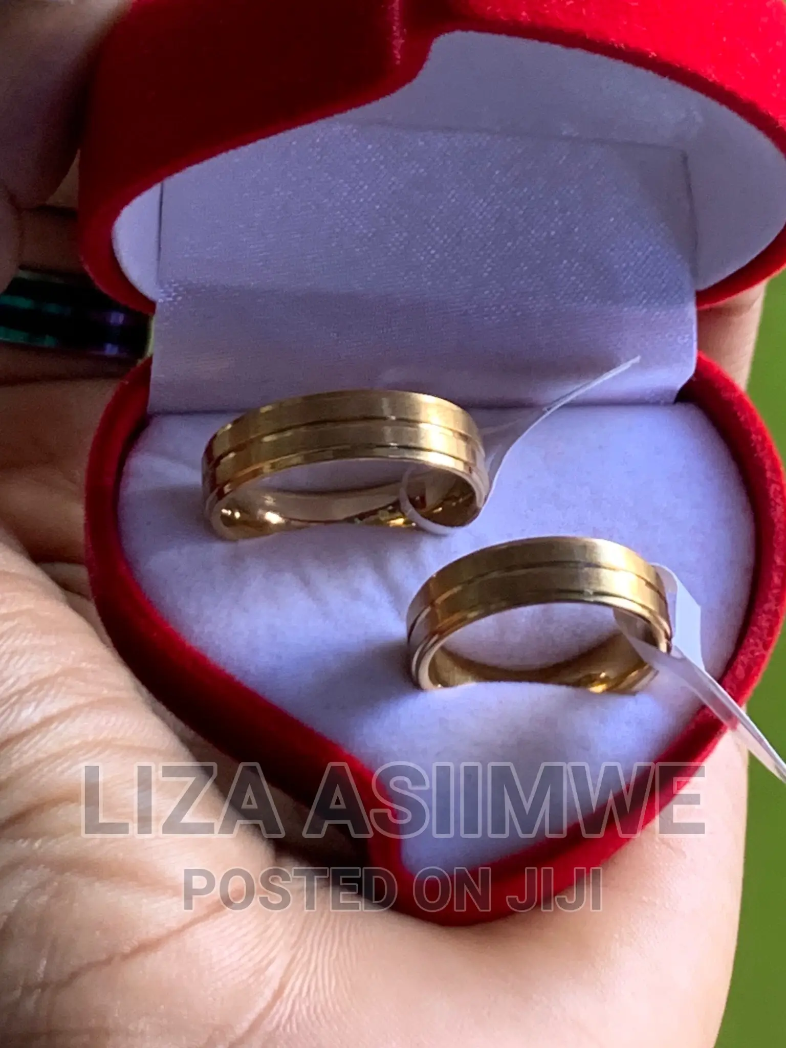 Simple Wedding Rings Available at a Good Affordable Price