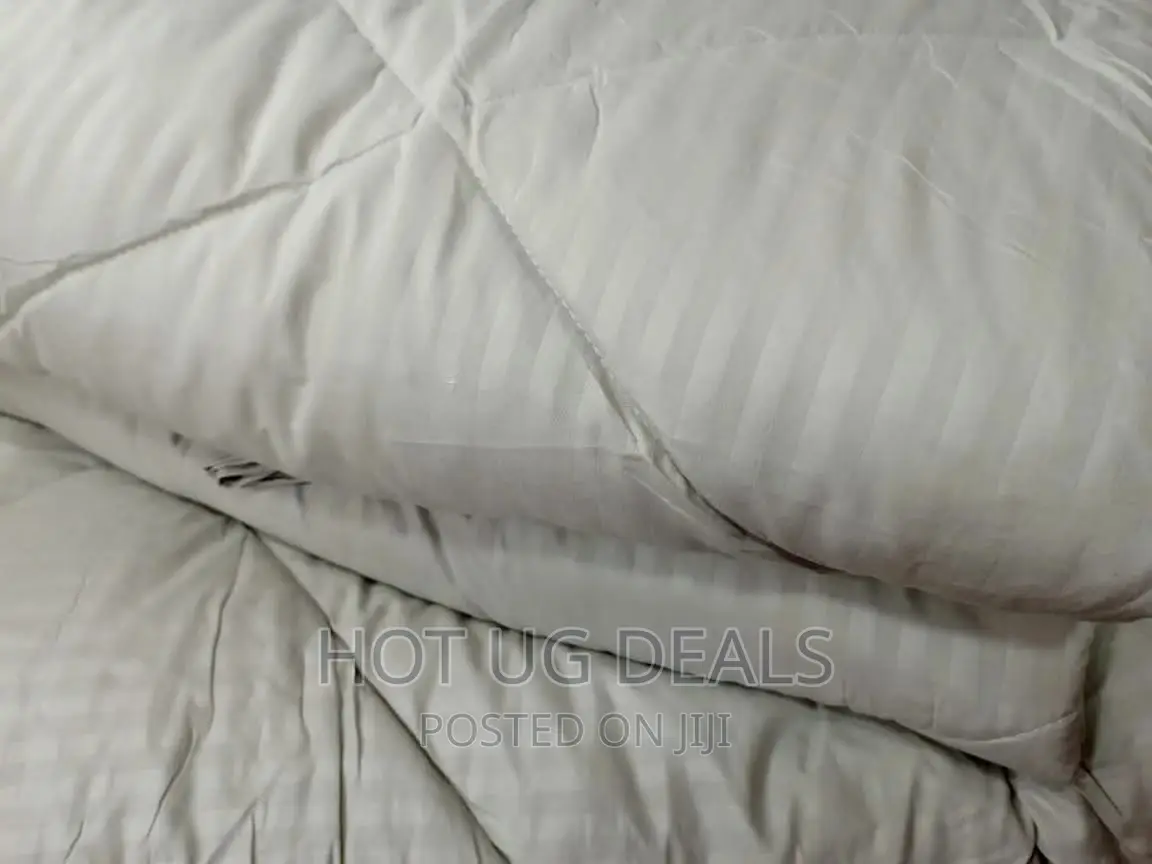6x6 King Size Stripped Duvets With Bedsheet 2 Pillowcases