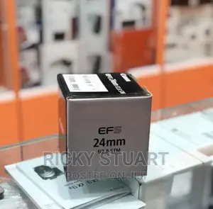Canon 24mm Lens F2.8