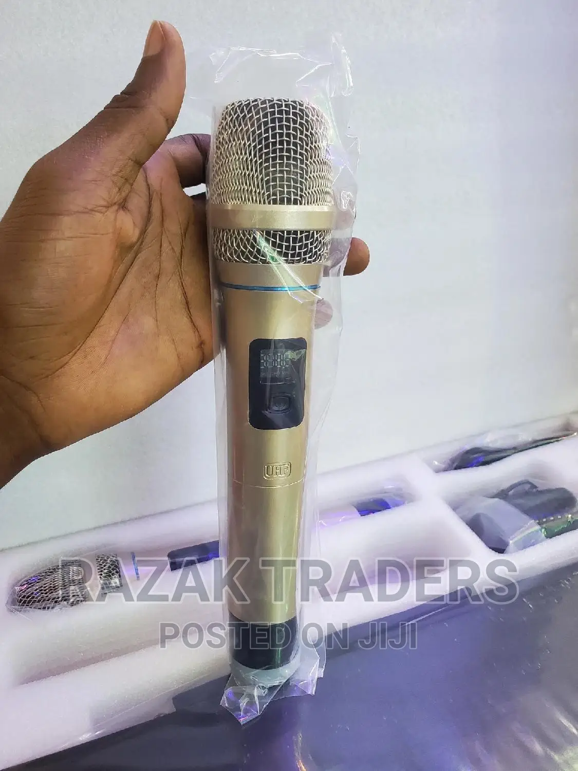 Free Power Wireless Microphone AK-Q11