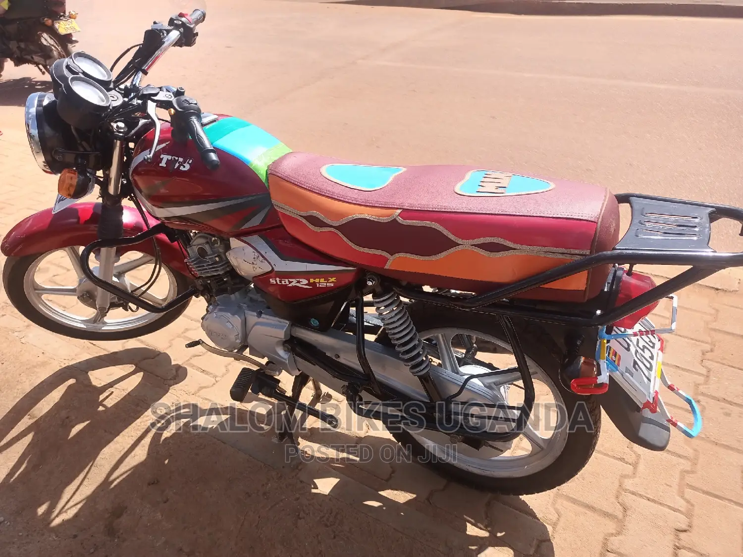 New TVS HLX 125 2023 Red
