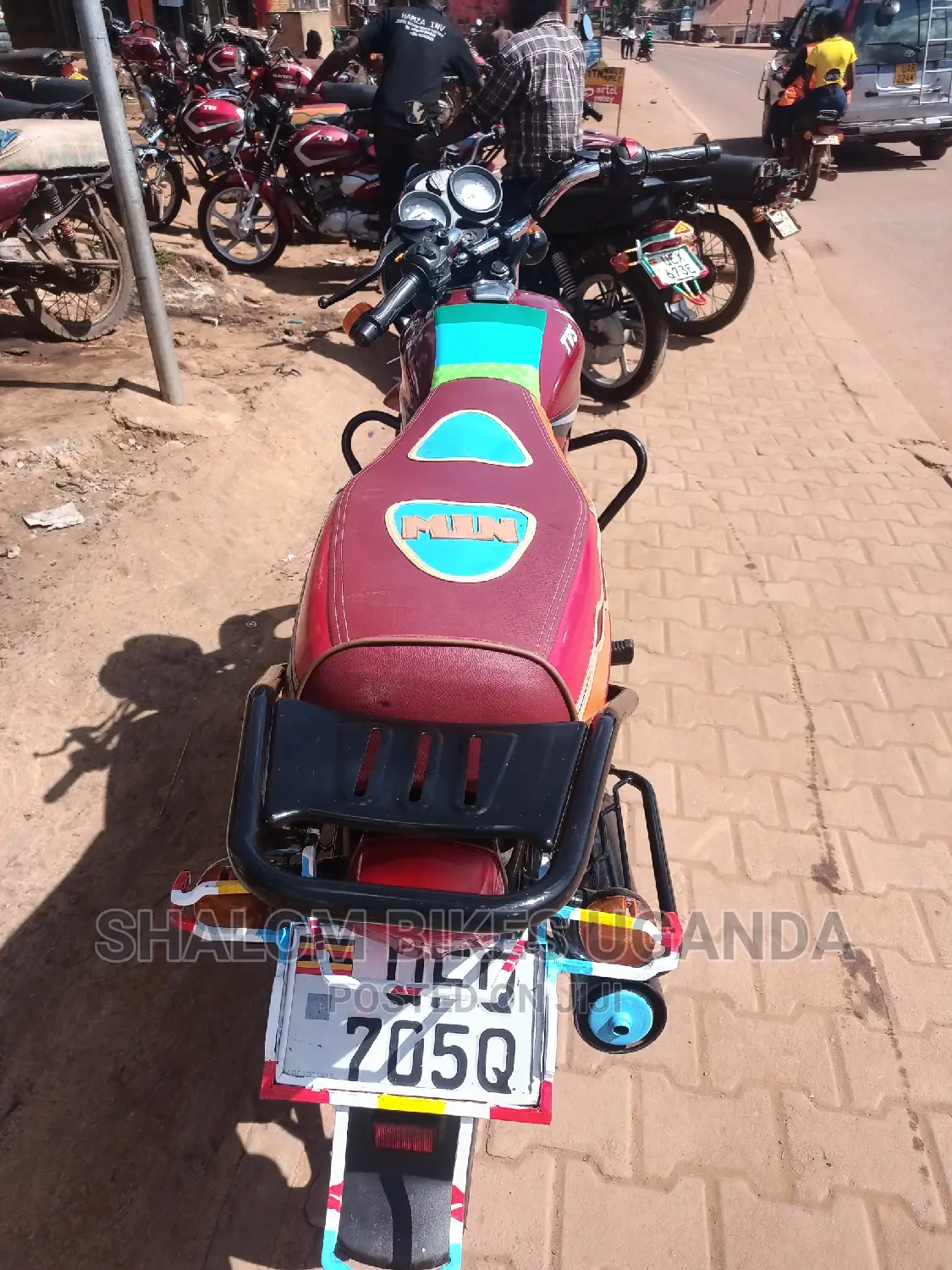New TVS HLX 125 2023 Red