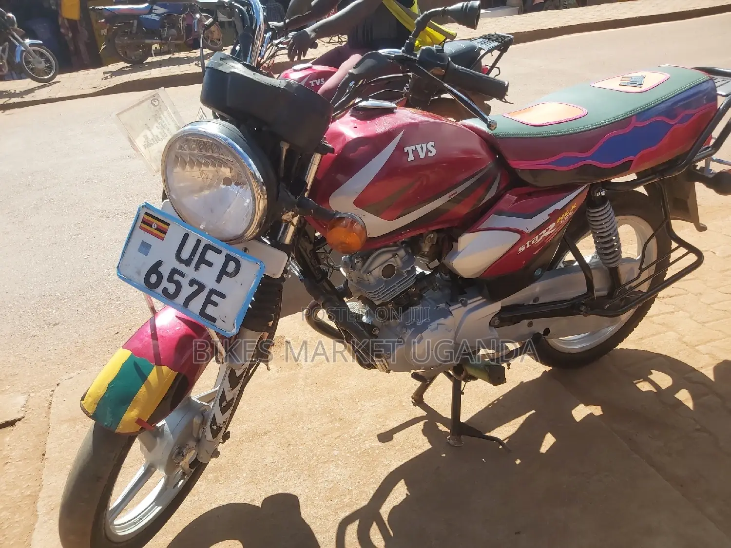 New TVS HLX 125 2023 Red