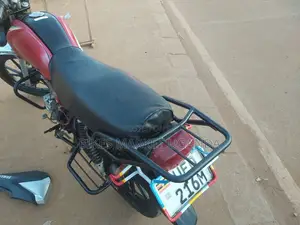 Yamaha Crux 2018 Red