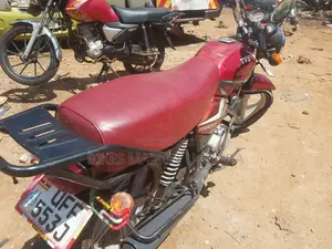 TVS HLX 125 2021 Red