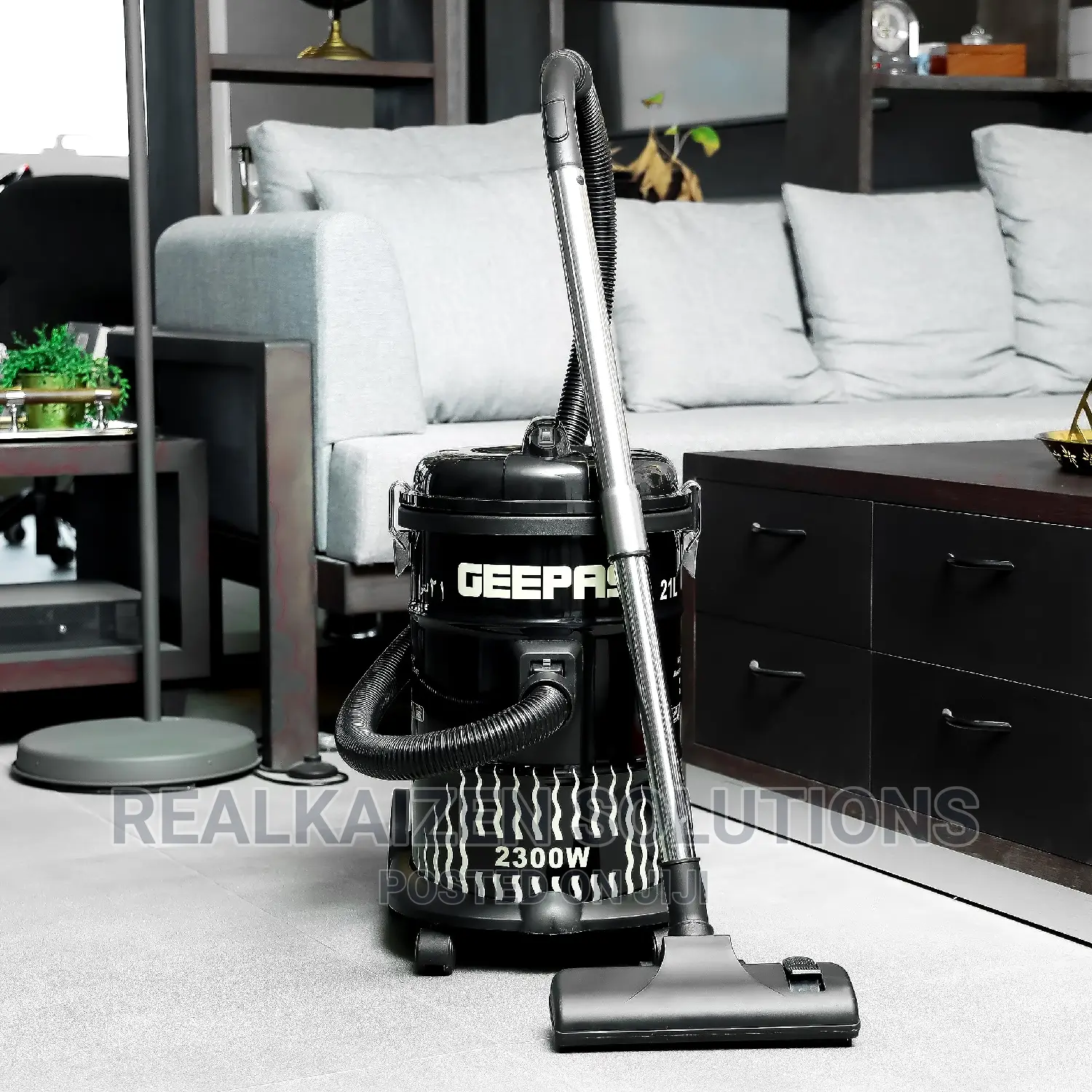 GEEPAS 2 in 1 Dry and Blow 21 Liter Vacuum Cleaner 2300W
