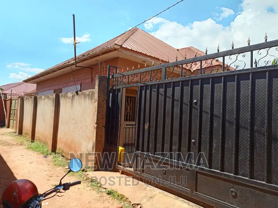 3bdrm House in Bulenga Along, Central Division for sale