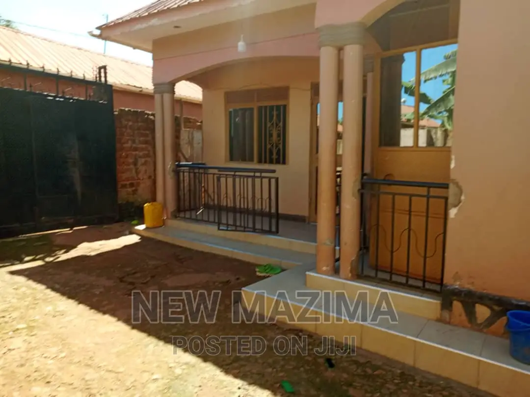 3bdrm House in Bulenga Along, Central Division for sale