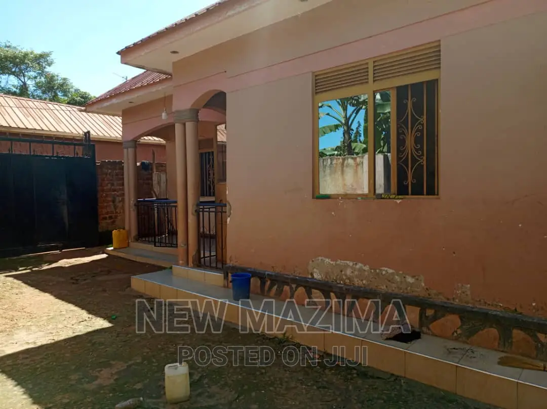 3bdrm House in Bulenga Along, Central Division for sale
