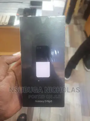 New Samsung Galaxy Z Flip 5 256 GB Purple