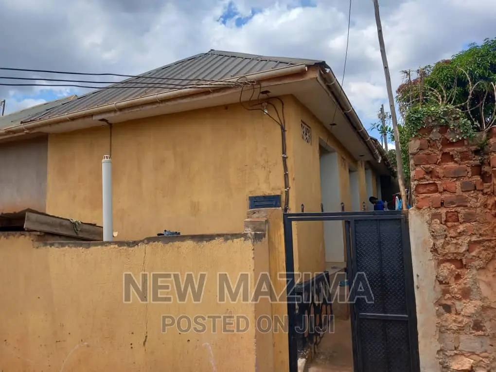 4bdrm House in Munyonyo, Central Division for sale
