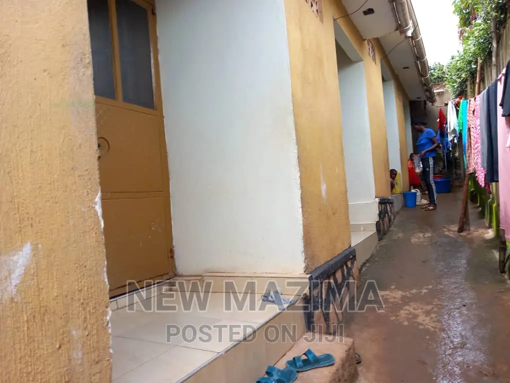 4bdrm House in Munyonyo, Central Division for sale