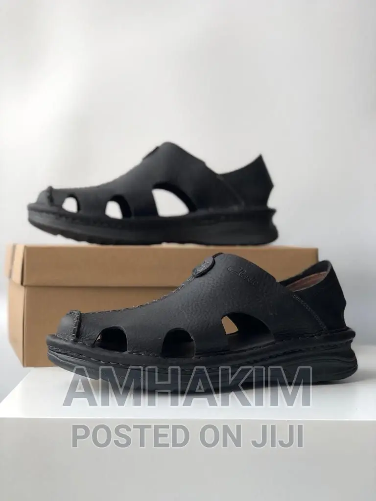 New Clarks Opens in Stock