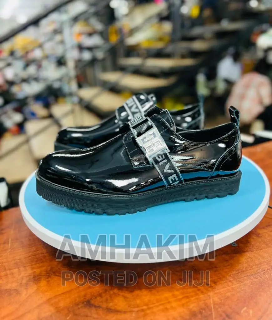 New Givenchy Gentles in Stock
