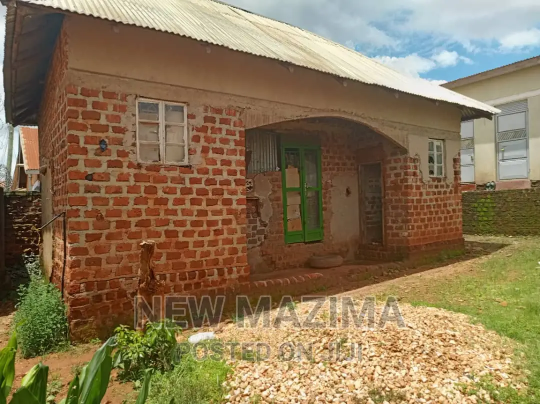 Nansana Four Commercial Shops on Forced Sale in Nansana