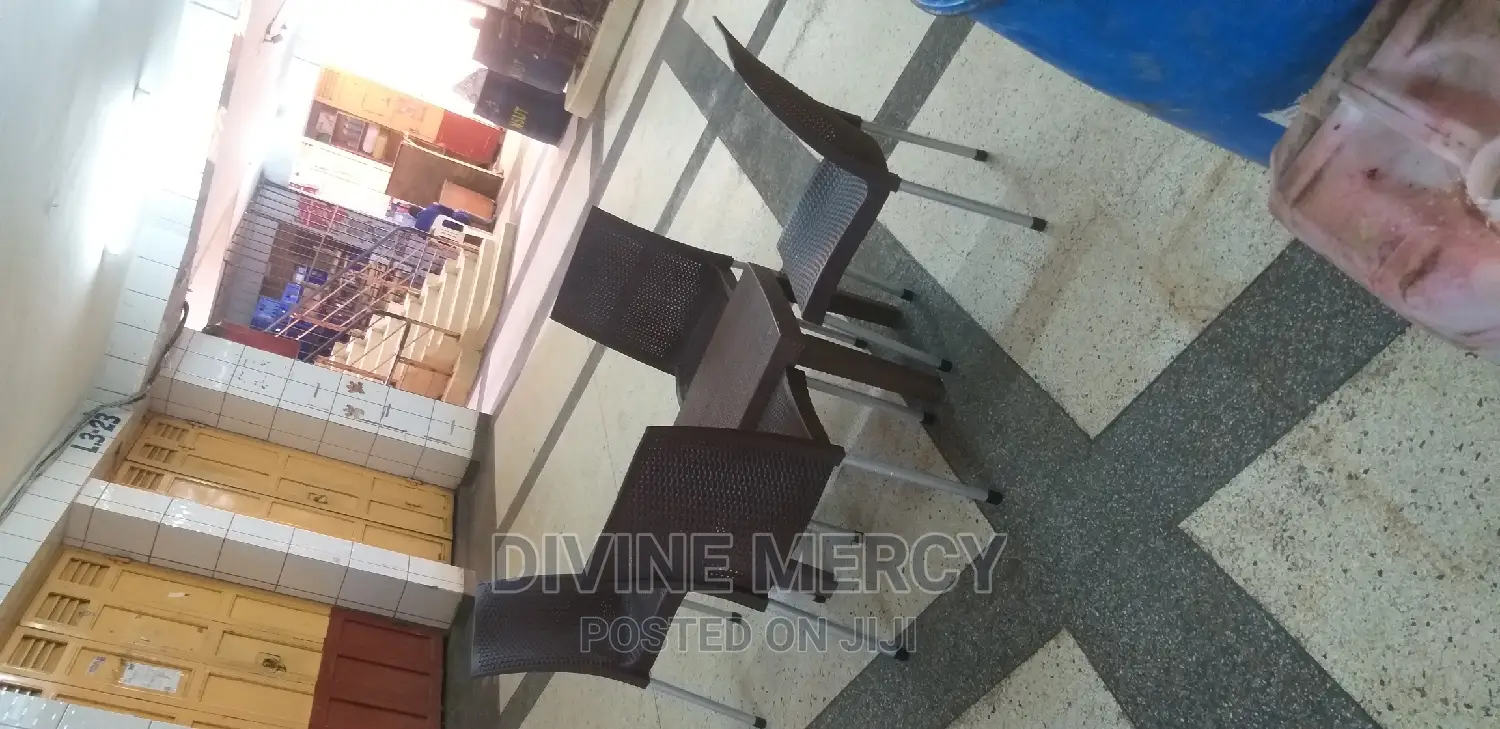 Aset of Steel Leg Chair and Atable