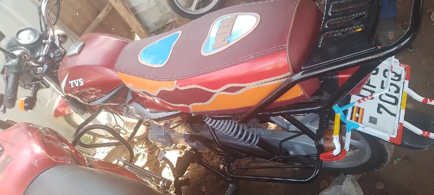 New TVS HLX 125 2023 Red