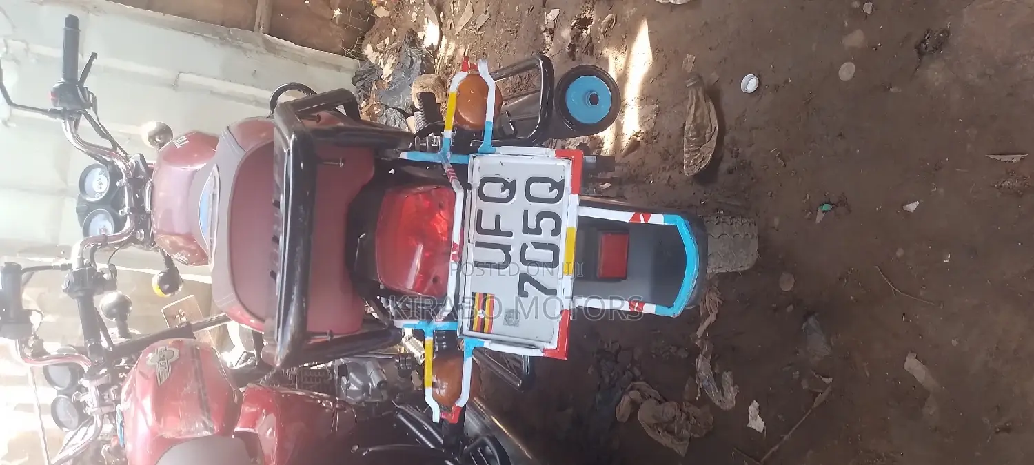 New TVS HLX 125 2023 Red