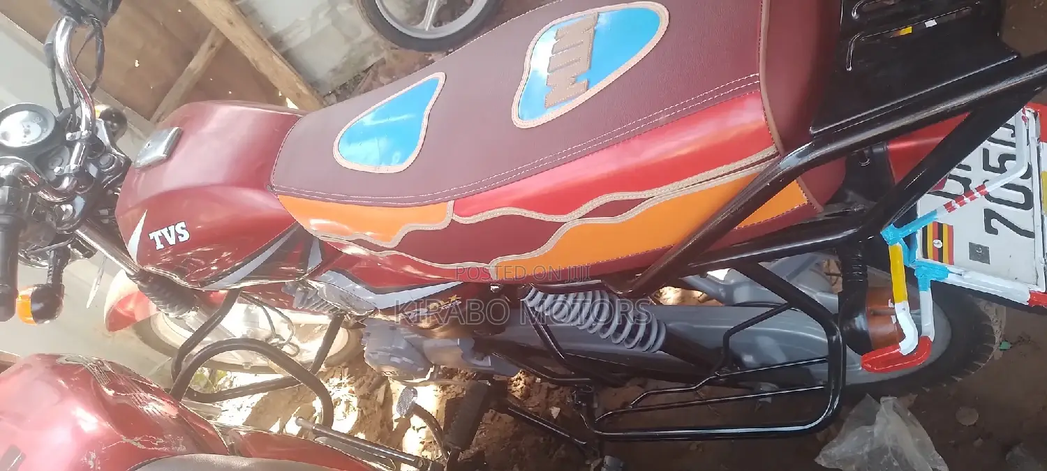 New TVS HLX 125 2023 Red