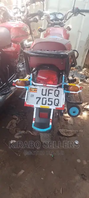 New TVS HLX 125 2023 Red