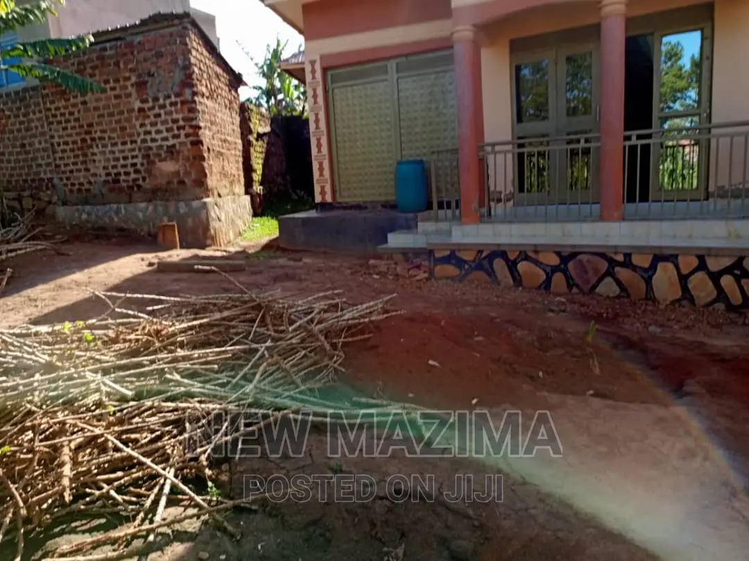 3bdrm House in Nansana Bujuko, Central Division for sale
