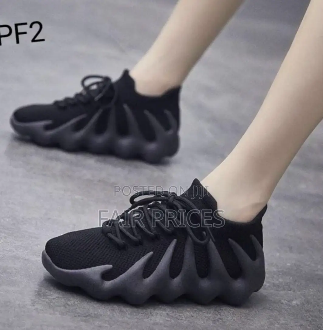 Classic Trending Sneakers Black