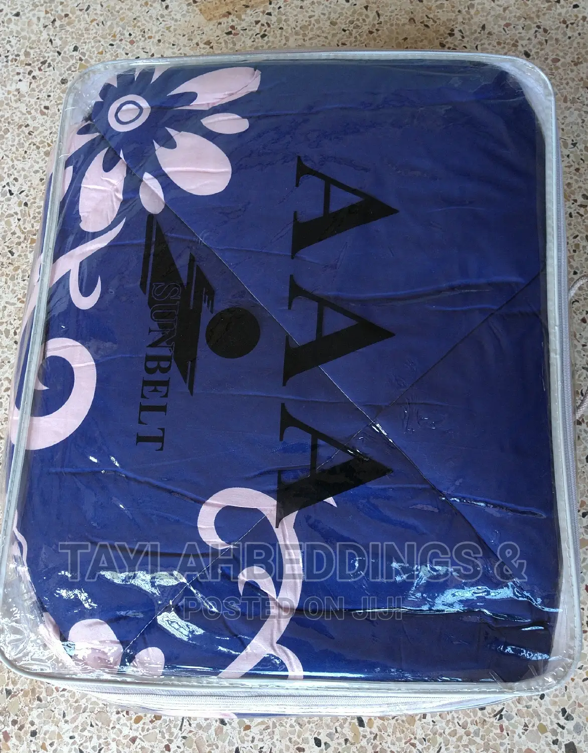 Dark 4pcs Bedcover, 1 Bedsheet, 2pillow Case