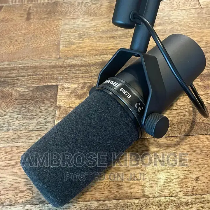 Shure SM7B Legendary Performance Dynamic Vocal Microphone.
