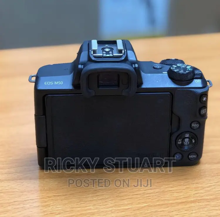 Canon M50 WTH 15-45mm Lens