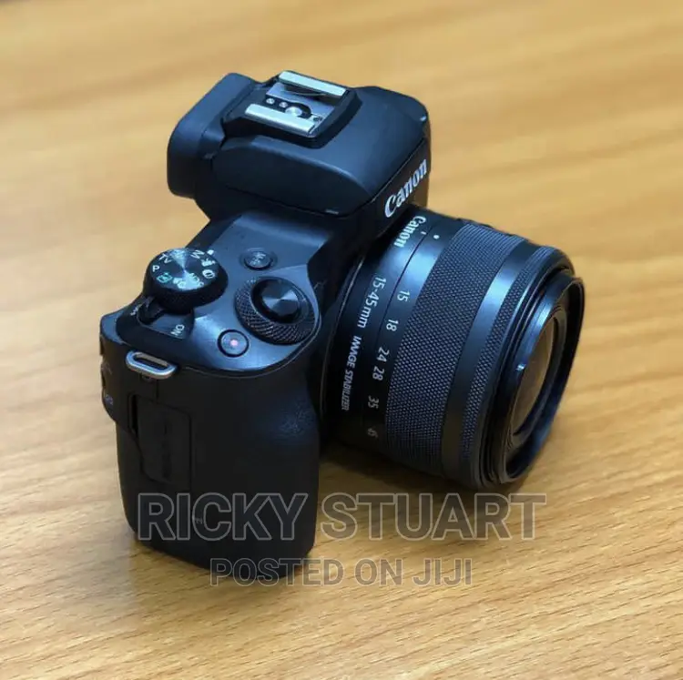 Canon M50 WTH 15-45mm Lens