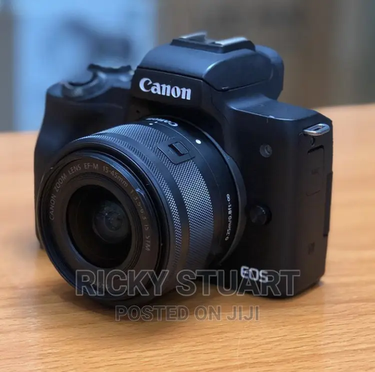 Canon M50 WTH 15-45mm Lens