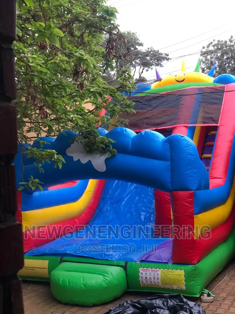 Bouncing Castle Trampoline Puppetshow